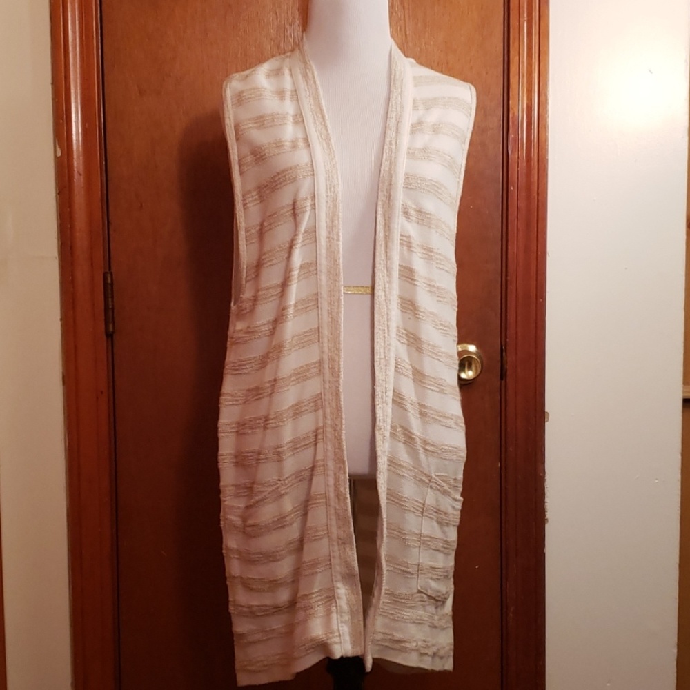 Sleeveles Sweater